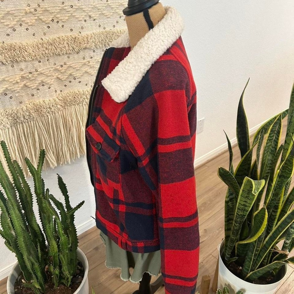 Red and navy plaid sherpa collar jacket with pockets cabincore western trucker - Picture 3 of 8